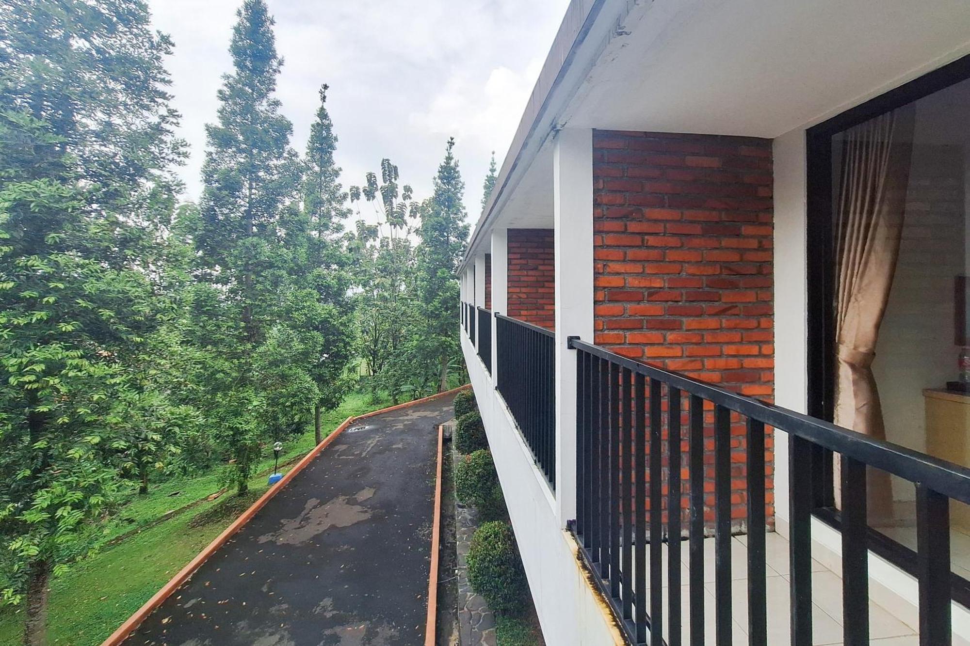 Reddoorz Resort At Tridaya Cisarua Puncak Eksteriør billede