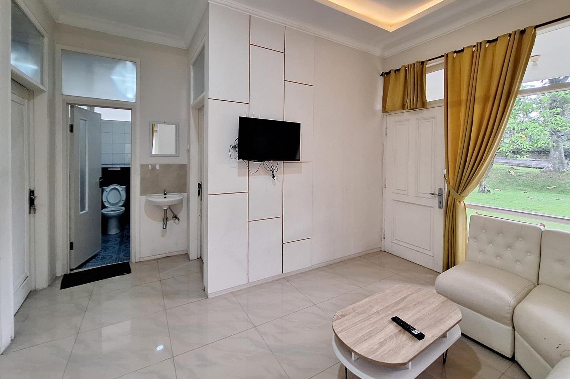 Reddoorz Resort At Tridaya Cisarua Puncak Eksteriør billede