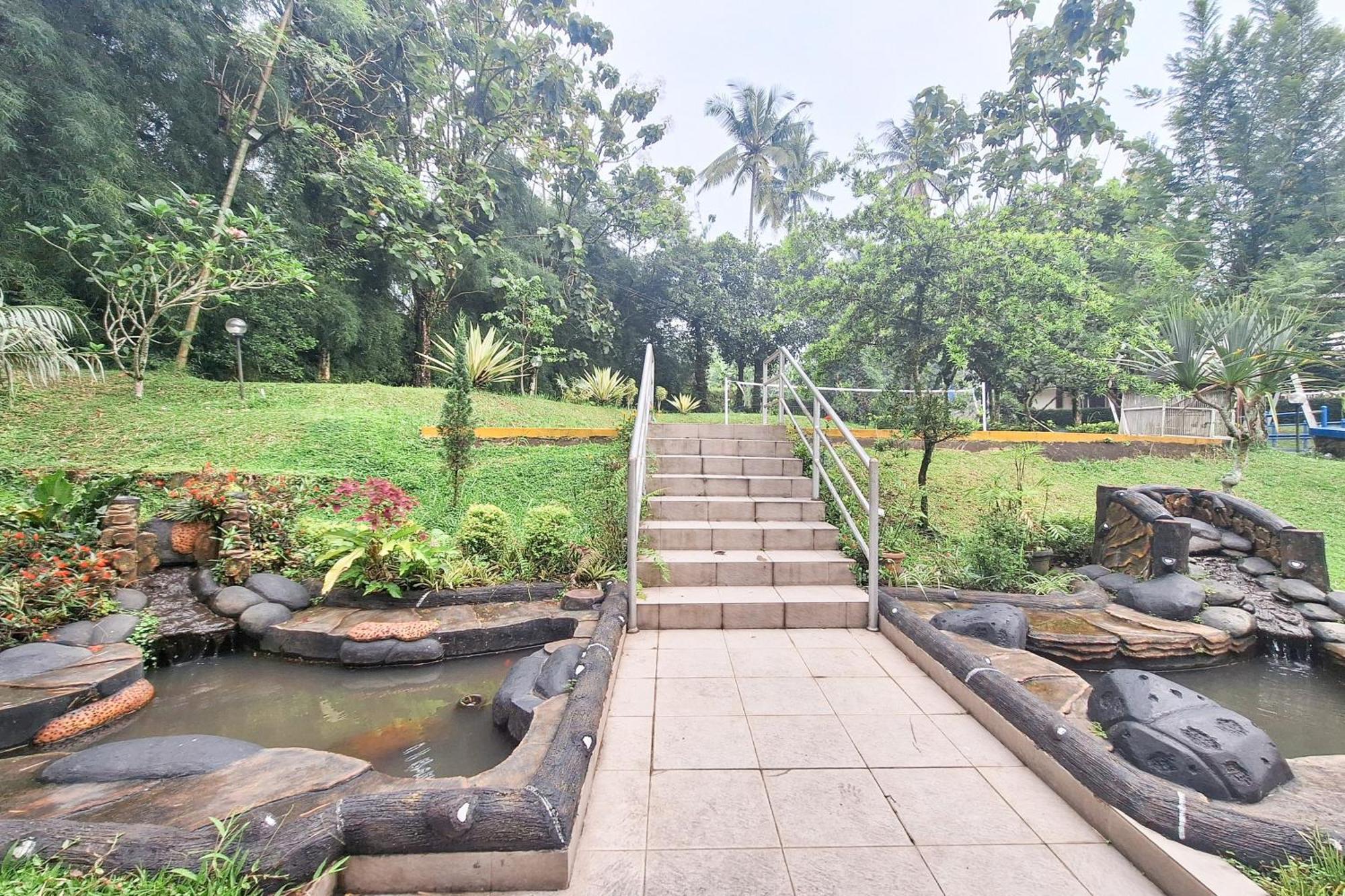 Reddoorz Resort At Tridaya Cisarua Puncak Eksteriør billede
