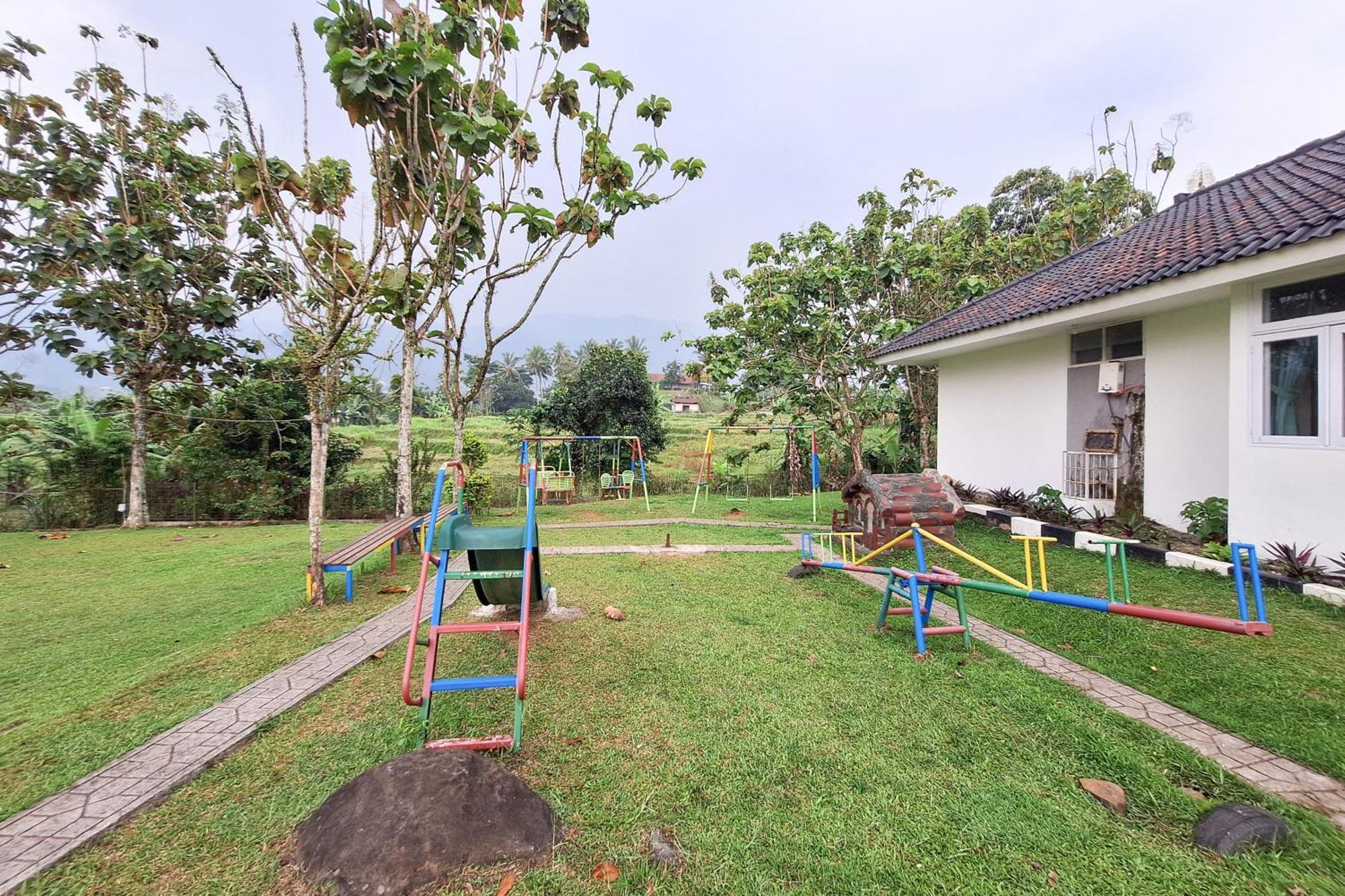 Reddoorz Resort At Tridaya Cisarua Puncak Eksteriør billede